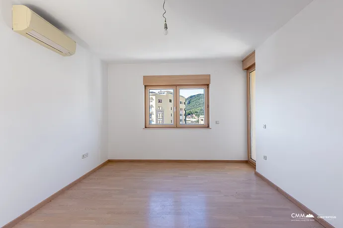 52 m² Apartment with Sea View and Two Terraces in Bečići