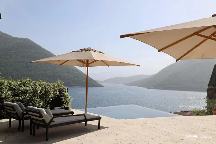Luxury Villa with Panoramic Sea View – Elegance and Comfort Combined