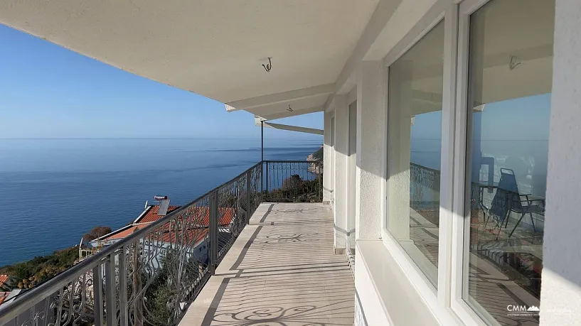 Apartments with panoramic sea views in Dobra Voda