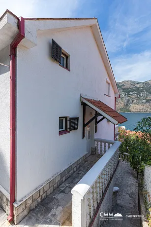 House Just 50 Meters from the Sea – Stoliv