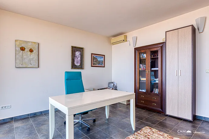 Sea view villa in Becici