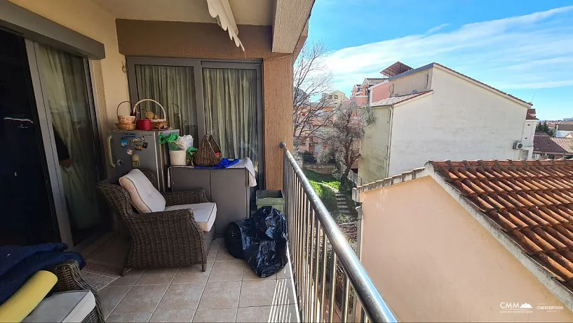 House in a quiet area of ​​Budva overlooking the sea.