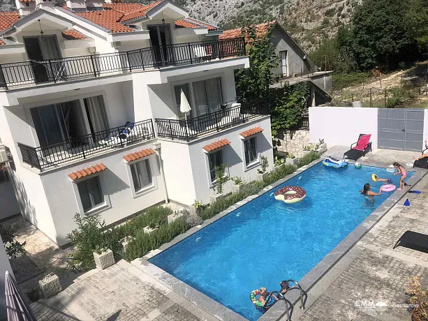 Apartment in Risan 