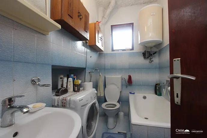 Mountain view house in Topla