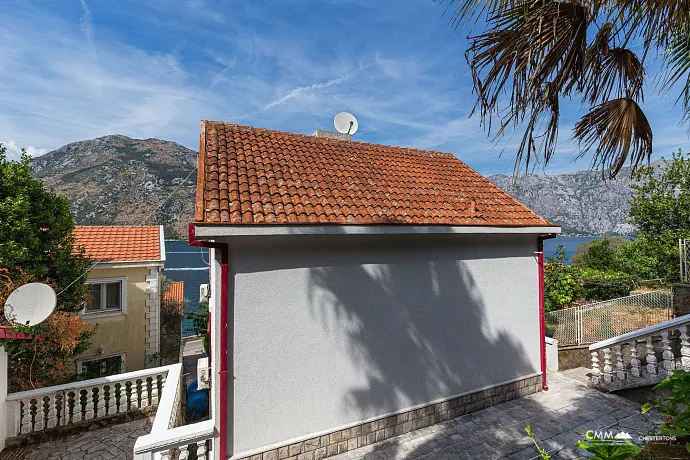 House Just 50 Meters from the Sea – Stoliv