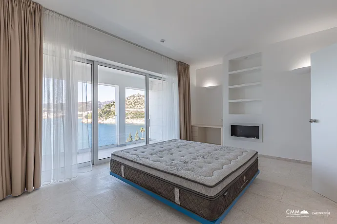 Luxurious villas in the PURE MANSIONS complex