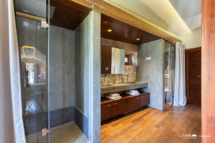 Luxury Villa with Panoramic Sea View – Elegance and Comfort Combined
