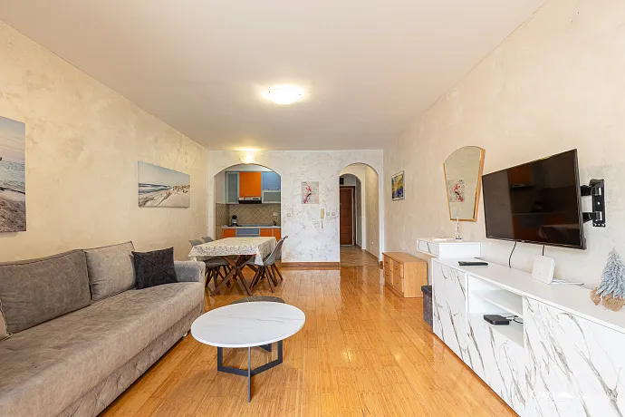 Modern apartment in Pržno, 46 m², near the sea