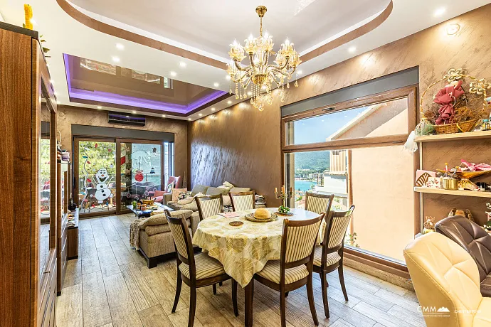 Excellent villa in the center of Herceg Novi