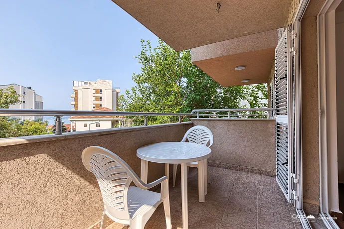 Spacious  1-Bedroom Apartment in Rafailovići