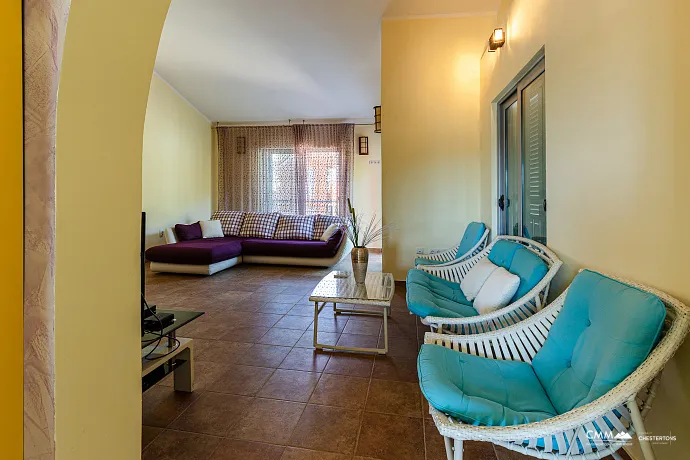 Three-bedroom apartment in Lastva, 128 m²