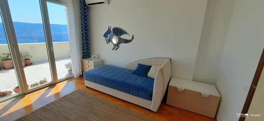 Three-bedroom apartment in Herceg Novi, 173 m²