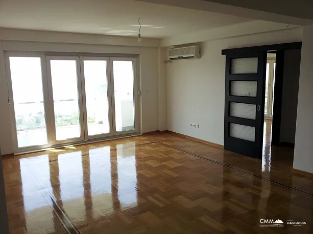 Apartment with sea view in Petrovac