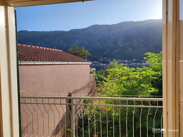 House in Kotor for sale near the promenade and the coast