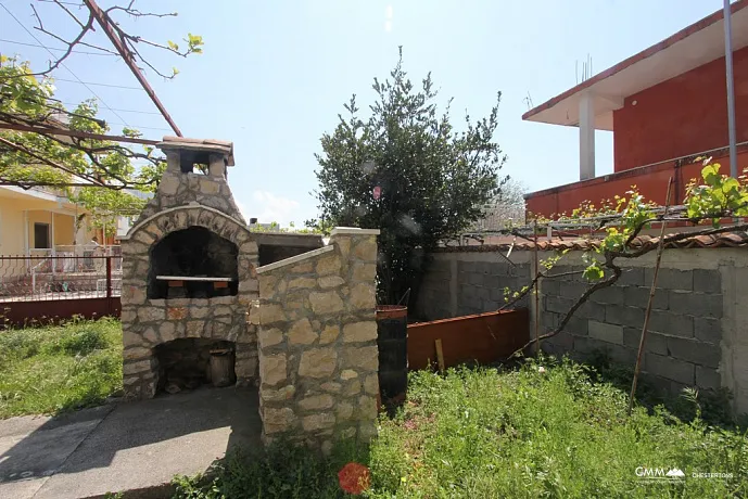 Two-storey house in Sutomore area