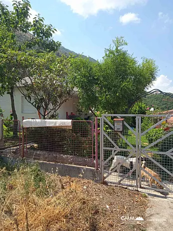 Onestory house in Prchanj with a sea view