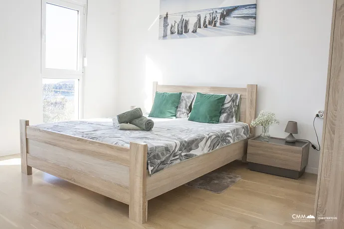 A bright and comfortable 65 m² apartment in Rafailovići