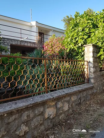 House in Dobra Voda 100m²