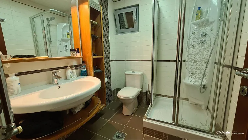 House in a quiet area of ​​Budva overlooking the sea.