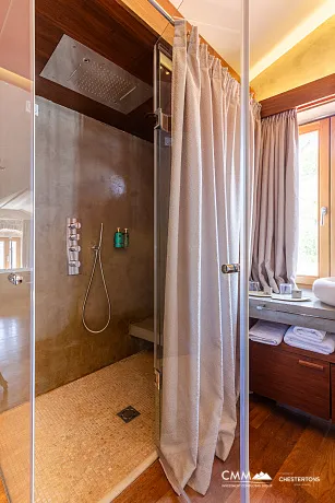 Luxury Villa with Panoramic Sea View – Elegance and Comfort Combined