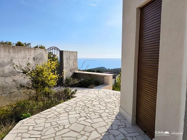 Spacious 3-Story House with Sea View in Blizikuce