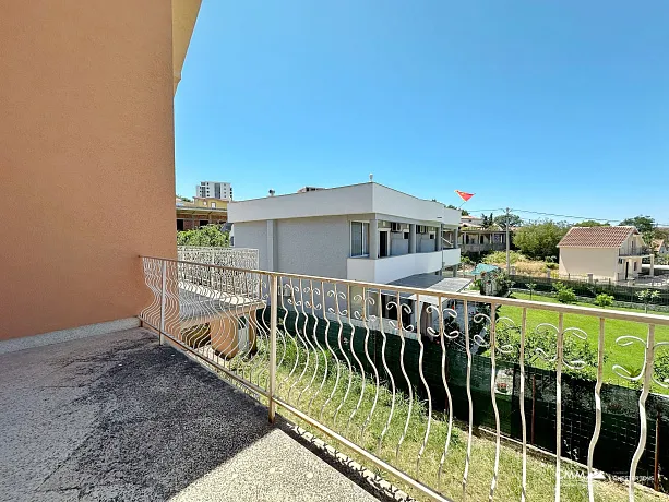 Two storey house in Dobra Voda