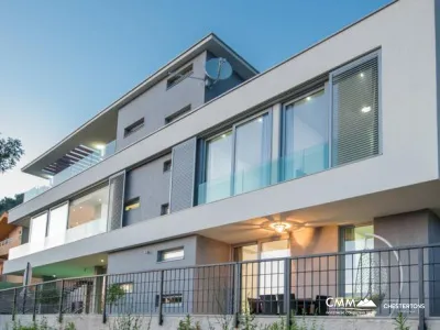 Two villas for sale in the Kavac region 