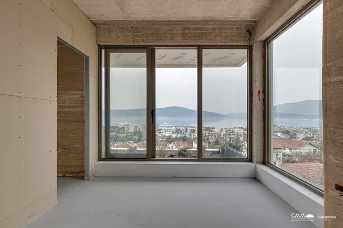 Luxury villa with panoramic views over Porto Montenegro