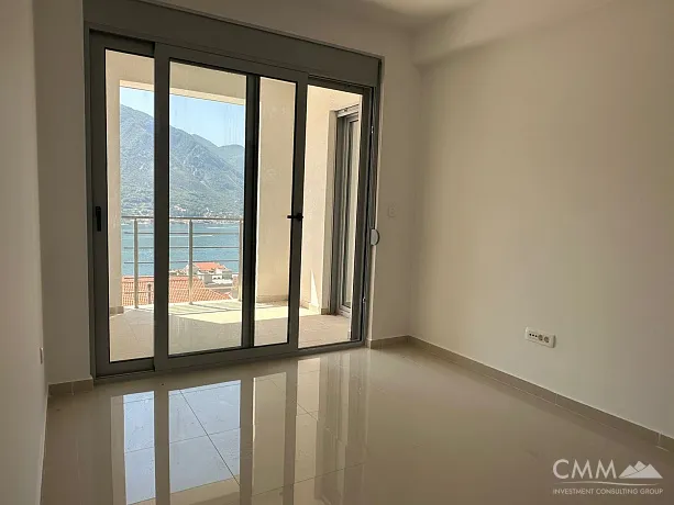 Two-bedroom apartment in Dobrota, 74 m²