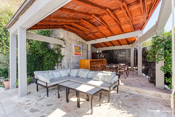 Luxury Villa with Panoramic Sea View – Elegance and Comfort Combined
