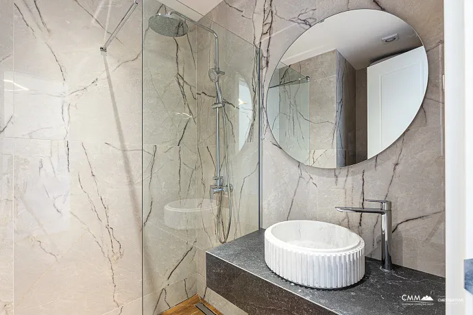 Penthouse in new building in Becici near the sea