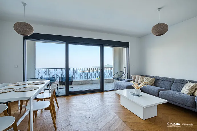 Three-bedroom apartment in a complex with a pool, Blizikuće