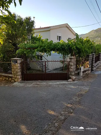 House in Dobra Voda 100m²