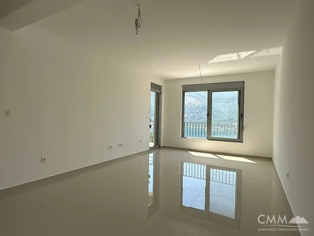 Two-bedroom apartment in Dobrota, 74 m²