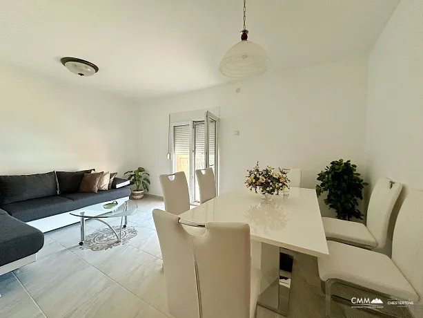 Two storey house in Dobra Voda