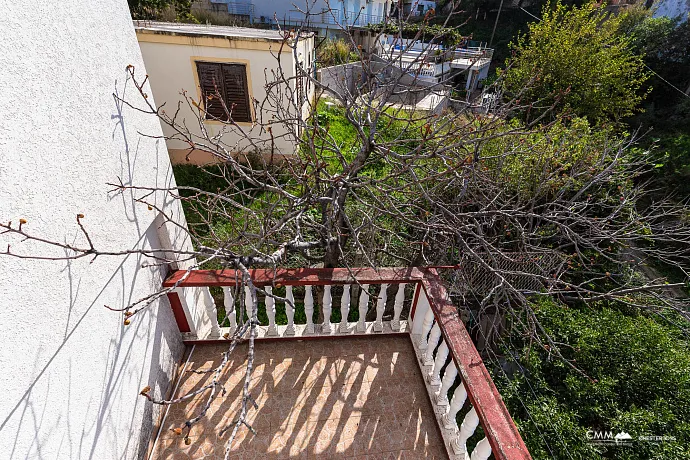House with a terrace and sea view in Bar