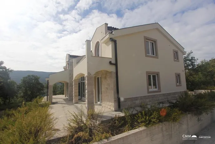 A house with sea and mountine view in Mojdez, Herceg Novi