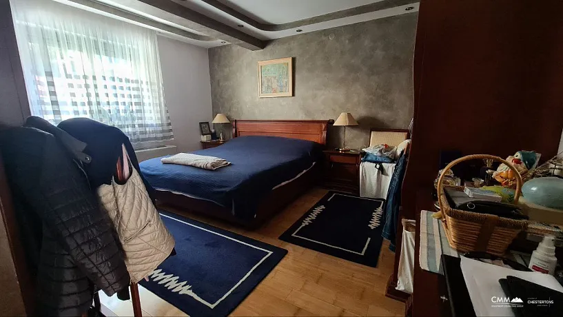 House in a quiet area of ​​Budva overlooking the sea.