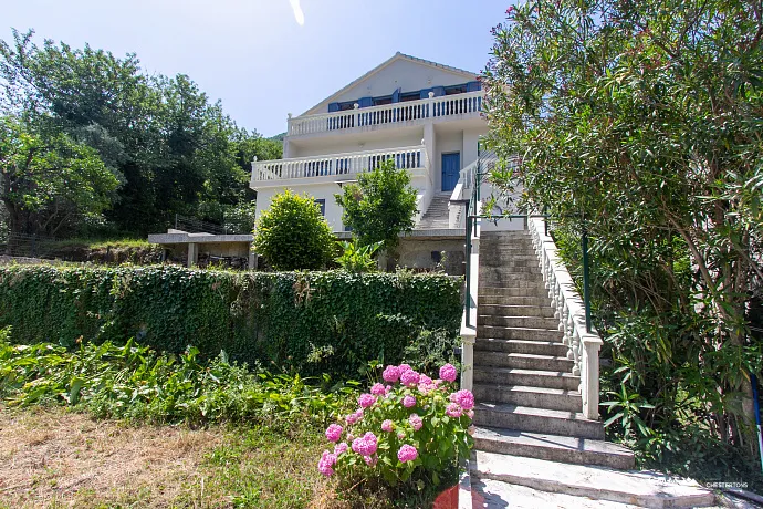 Spectacular Villa with pool overlooking the Bay of Kotor