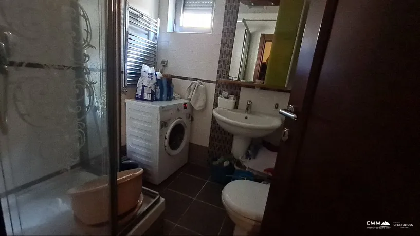 House in a quiet area of ​​Budva overlooking the sea.