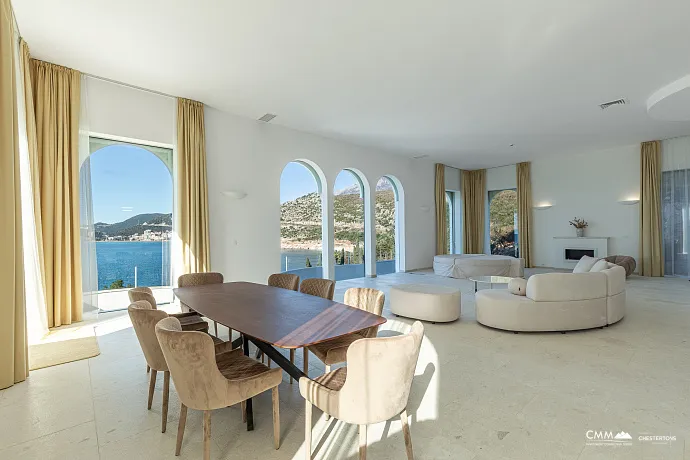 Luxurious villas in the PURE MANSIONS complex