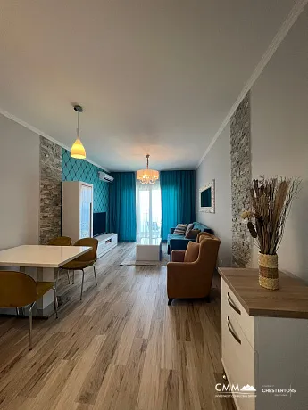 Stylish 2-Bedroom Apartment Just Steps from the Sea