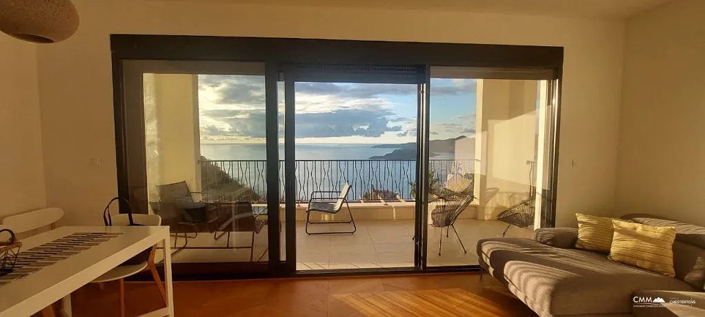 Three-bedroom apartment in a complex with a pool, Blizikuće