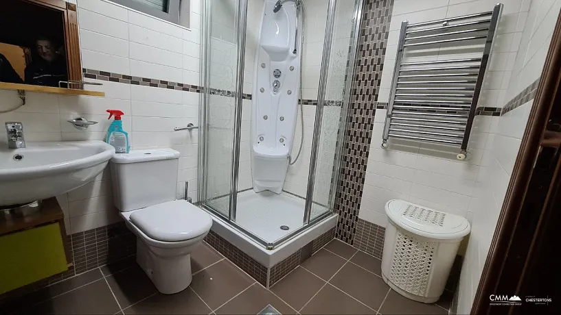 House in a quiet area of ​​Budva overlooking the sea.