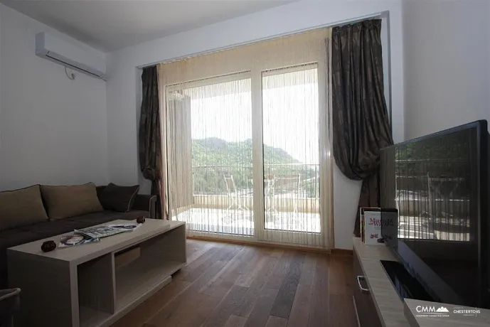 One bedroom apartment in Rafailovici with beautiful sea view