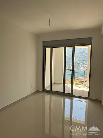 Two-bedroom apartment in Dobrota, 74 m²