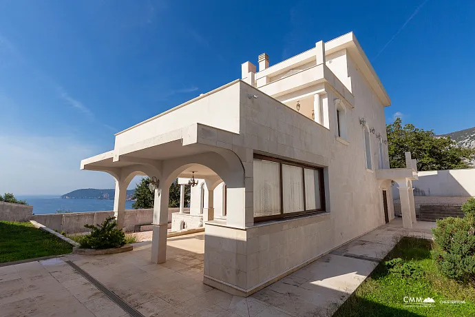 Luxury Villa in Bar with a panoramic view of the sea