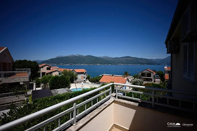 Villa in a gated complex with panoramic sea views