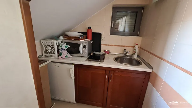 House in a quiet area of ​​Budva overlooking the sea.