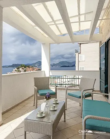 Spacious duplex apartment with sea view in Sveti Stefan